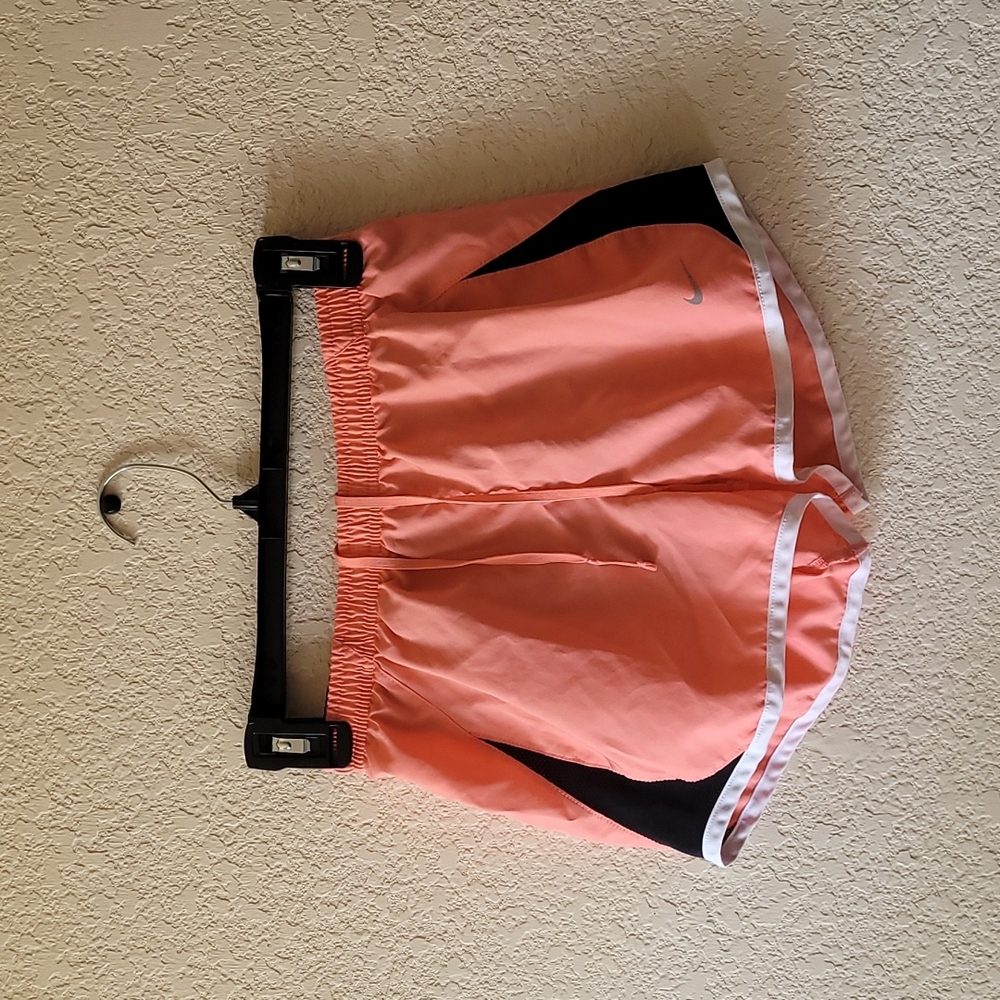 Light orange women's Tempo Shorts